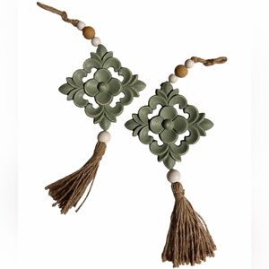 Green Floral Tassel Wall Accessory